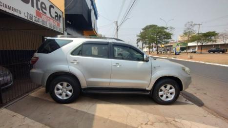 TOYOTA Hilux SW4 3.0 16V 4P SRV 4X4 7 LUGARES TURBO DIESEL AUTOMTICO, Foto 4