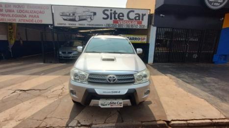 TOYOTA Hilux SW4 3.0 16V 4P SRV 4X4 7 LUGARES TURBO DIESEL AUTOMTICO, Foto 2