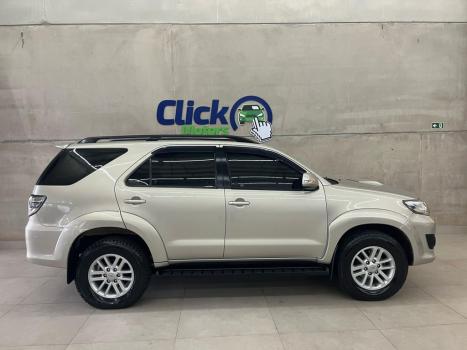 TOYOTA Hilux SW4 3.0 16V 4P SRV 4X4 TURBO DIESEL AUTOMTICO, Foto 2