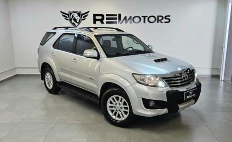 TOYOTA Hilux SW4 3.0 16V 4P SRV 4X4 TURBO DIESEL AUTOMTICO, Foto 2