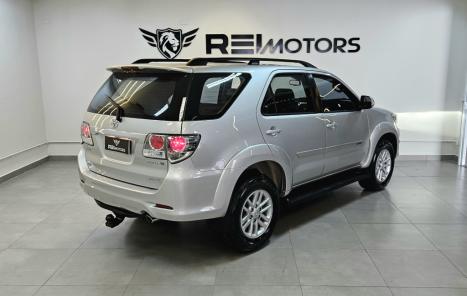 TOYOTA Hilux SW4 3.0 16V 4P SRV 4X4 TURBO DIESEL AUTOMTICO, Foto 3