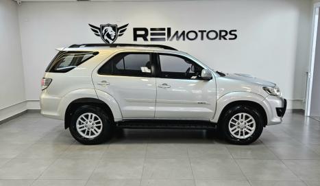 TOYOTA Hilux SW4 3.0 16V 4P SRV 4X4 TURBO DIESEL AUTOMTICO, Foto 7