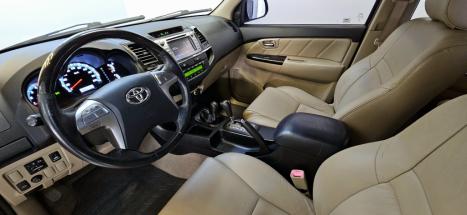 TOYOTA Hilux SW4 3.0 16V 4P SRV 4X4 TURBO DIESEL AUTOMTICO, Foto 11