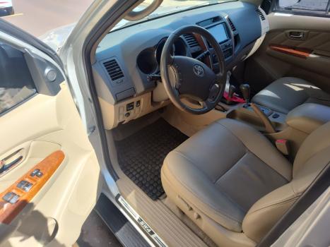 TOYOTA Hilux SW4 3.0 16V 4P SRV 4X4 TURBO DIESEL AUTOMTICO, Foto 6