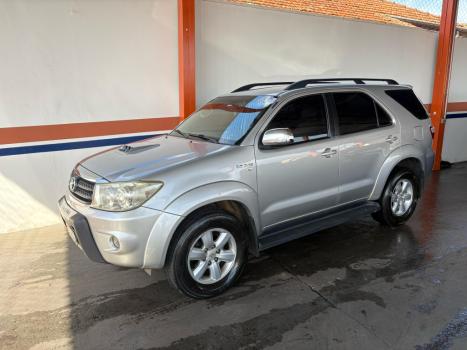 TOYOTA Hilux SW4 3.0 16V 4P SRV 4X4 7 LUGARES TURBO DIESEL AUTOMTICO, Foto 9