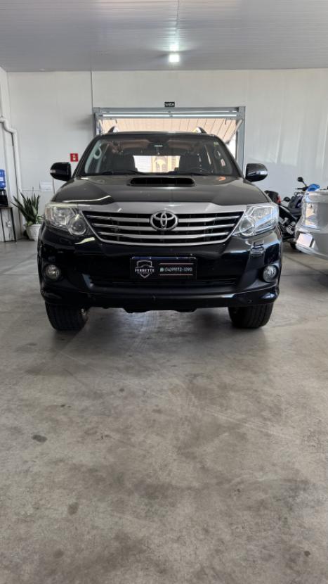 TOYOTA Hilux SW4 3.0 16V 4P SRV 4X4 7 LUGARES TURBO DIESEL AUTOMTICO, Foto 1