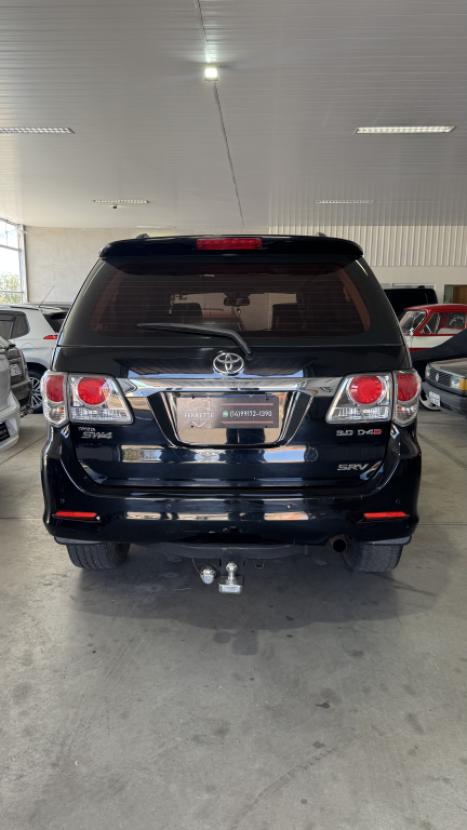 TOYOTA Hilux SW4 3.0 16V 4P SRV 4X4 7 LUGARES TURBO DIESEL AUTOMTICO, Foto 2