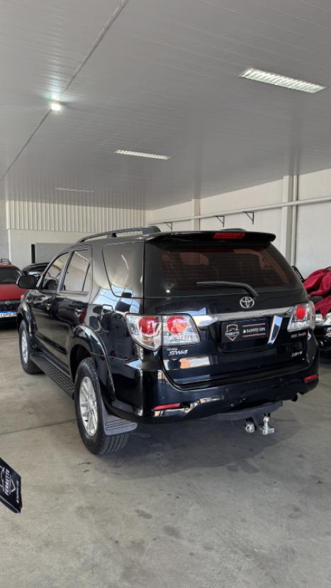 TOYOTA Hilux SW4 3.0 16V 4P SRV 4X4 7 LUGARES TURBO DIESEL AUTOMTICO, Foto 3