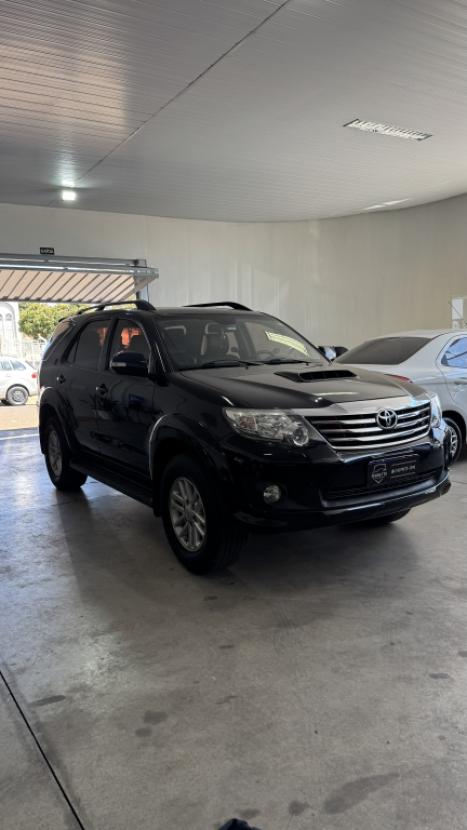 TOYOTA Hilux SW4 3.0 16V 4P SRV 4X4 7 LUGARES TURBO DIESEL AUTOMTICO, Foto 4