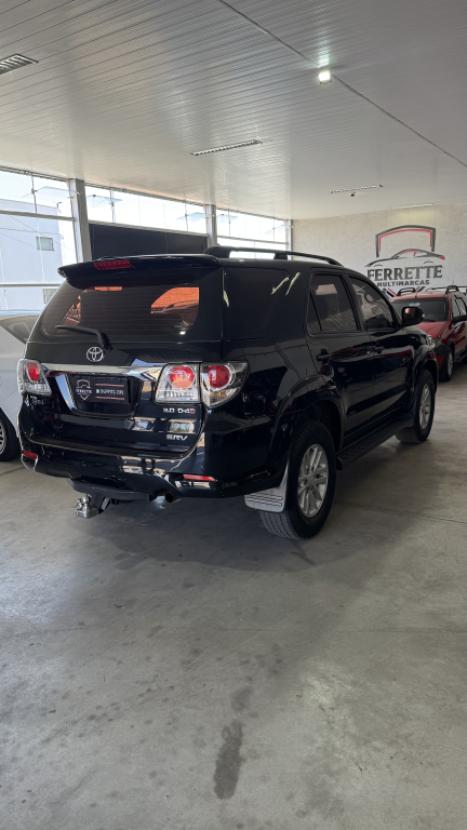 TOYOTA Hilux SW4 3.0 16V 4P SRV 4X4 7 LUGARES TURBO DIESEL AUTOMTICO, Foto 5