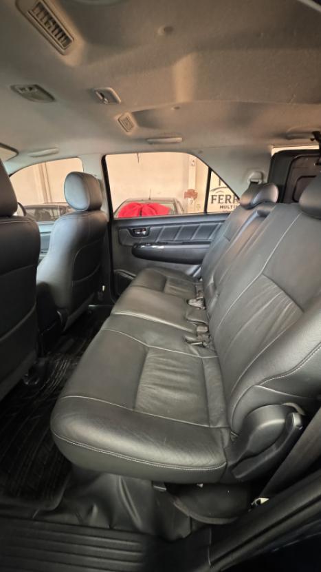 TOYOTA Hilux SW4 3.0 16V 4P SRV 4X4 7 LUGARES TURBO DIESEL AUTOMTICO, Foto 6
