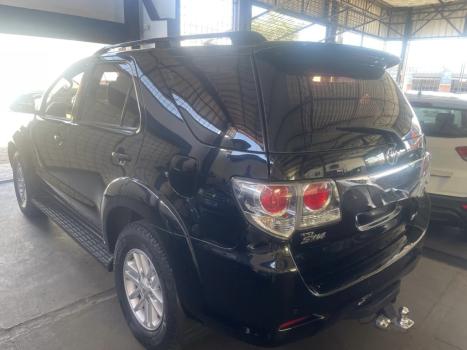 TOYOTA Hilux SW4 3.0 16V 4P SRV 4X4 7 LUGARES TURBO DIESEL AUTOMTICO, Foto 4