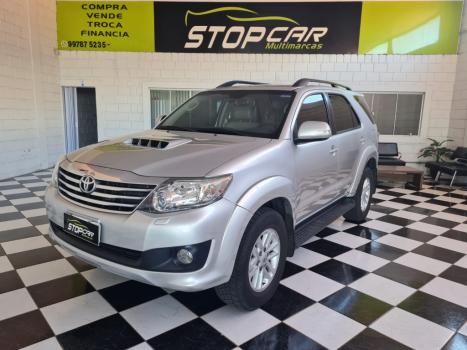TOYOTA Hilux SW4 3.0 16V 4P SRV 4X4 7 LUGARES TURBO DIESEL AUTOMTICO, Foto 1