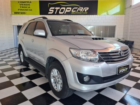 TOYOTA Hilux SW4 3.0 16V 4P SRV 4X4 7 LUGARES TURBO DIESEL AUTOMTICO, Foto 3