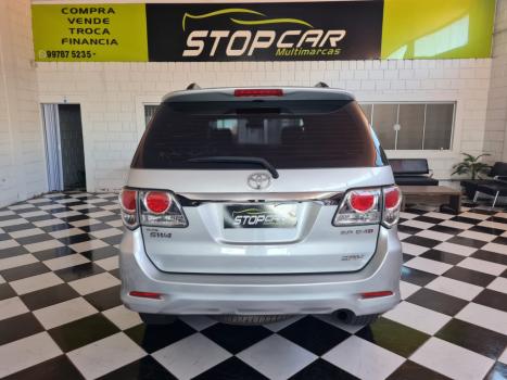 TOYOTA Hilux SW4 3.0 16V 4P SRV 4X4 7 LUGARES TURBO DIESEL AUTOMTICO, Foto 5
