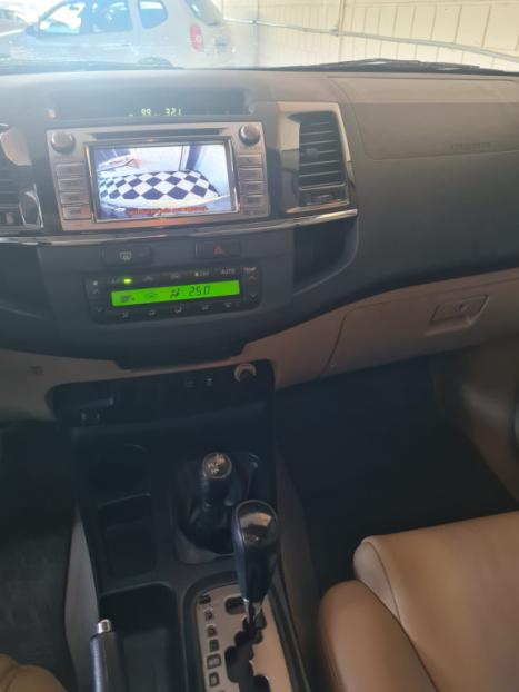 TOYOTA Hilux SW4 3.0 16V 4P SRV 4X4 7 LUGARES TURBO DIESEL AUTOMTICO, Foto 7