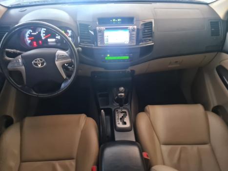 TOYOTA Hilux SW4 3.0 16V 4P SRV 4X4 7 LUGARES TURBO DIESEL AUTOMTICO, Foto 10