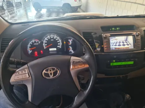 TOYOTA Hilux SW4 3.0 16V 4P SRV 4X4 7 LUGARES TURBO DIESEL AUTOMTICO, Foto 15