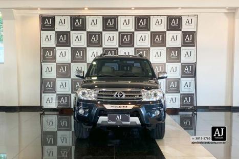 TOYOTA Hilux SW4 4.0 V6 24V 4P SRV 7LUGARES 4X4 AUTOMTICO, Foto 2