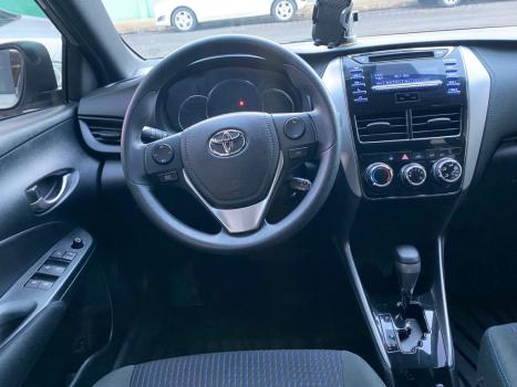 TOYOTA Yaris Hatch 1.3 16V 4P FLEX XL PLUS TECH MULTIDRIVE AUTOMTICO CVT, Foto 6