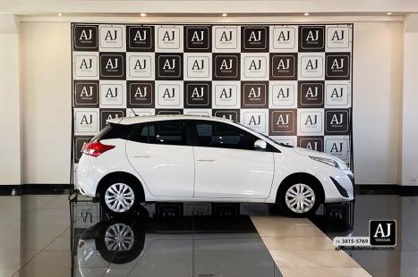 TOYOTA Yaris Hatch 1.3 16V 4P FLEX XL MULTIDRIVE AUTOMTICO CVT, Foto 4