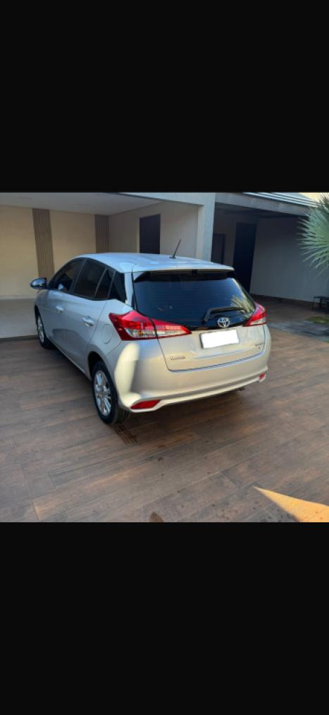 TOYOTA Yaris Hatch 1.3 16V 4P FLEX XL MULTIDRIVE AUTOMTICO CVT, Foto 4