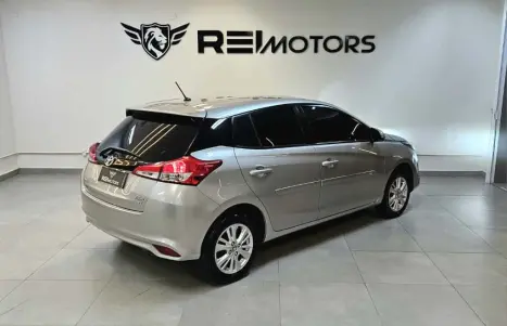 TOYOTA Yaris Hatch 1.3 16V 4P FLEX XL PLUS TECH MULTIDRIVE AUTOMTICO CVT, Foto 3