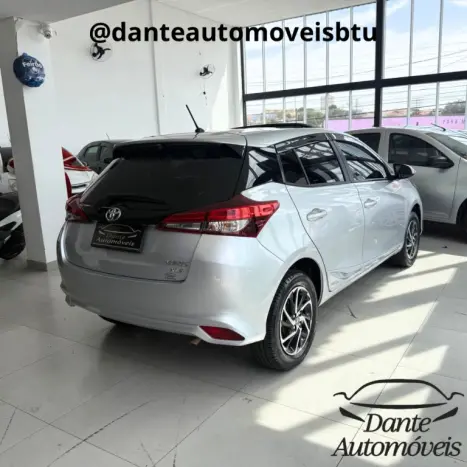 TOYOTA Yaris Hatch 1.5 16V 4P FLEX XLS CONNECT MULTIDRIVE AUTOMTICO CVT, Foto 3