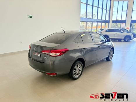 TOYOTA Yaris Sedan 1.5 16V 4P FLEX XS MULTIDRIVE AUTOMTICO CVT, Foto 2