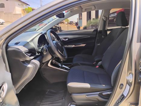 TOYOTA Yaris Sedan 1.5 16V 4P FLEX XL LIVE MULTIDRIVE AUTOMTICO CVT, Foto 8