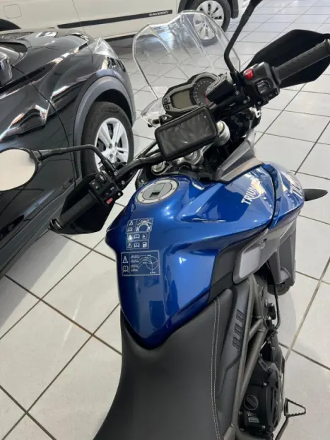 TRIUMPH Tiger 800 XRX L (LOW), Foto 3
