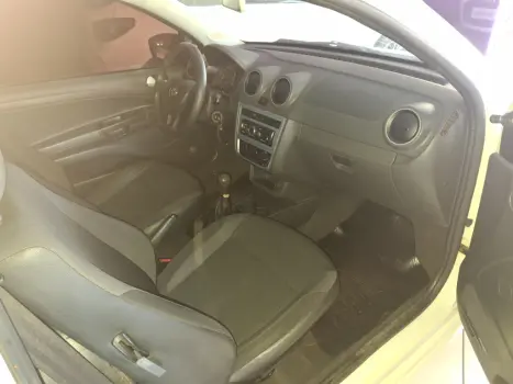 VOLKSWAGEN Saveiro 1.6 FLEX MSI ROBUST CABINE SIMPLES, Foto 2