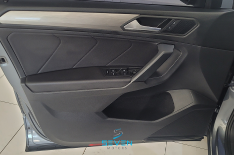 VOLKSWAGEN Tiguan 1.4 250 TSI TOTAL FLEX ALLSPACE COMFORTLINE TURBO AUTOMTICO TIPTRONIC, Foto 12