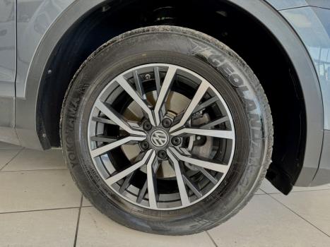 VOLKSWAGEN Tiguan 1.4 250 TSI TOTAL FLEX ALLSPACE COMFORTLINE TURBO AUTOMTICO TIPTRONIC, Foto 8