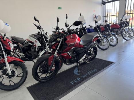 YAMAHA FZ 15 ABS, Foto 5