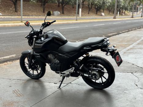 YAMAHA FZ 15 Fazer ABS, Foto 4