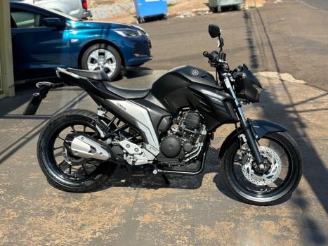 YAMAHA FZ 25 250 Fazer Flex , Foto 2