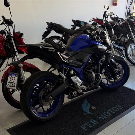 YAMAHA MT-03 300 , Foto 4