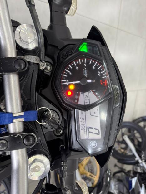 YAMAHA MT-03 300 , Foto 8