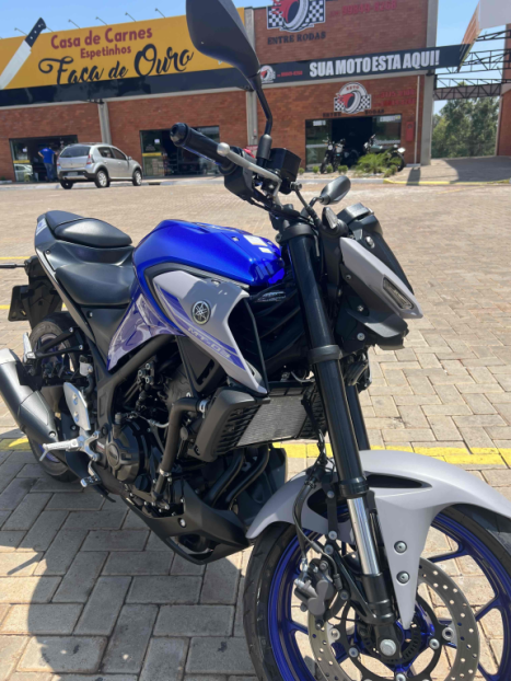 YAMAHA MT-03 300 ABS, Foto 2