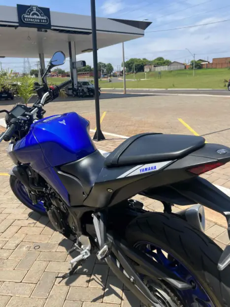 YAMAHA MT-03 300 ABS, Foto 3