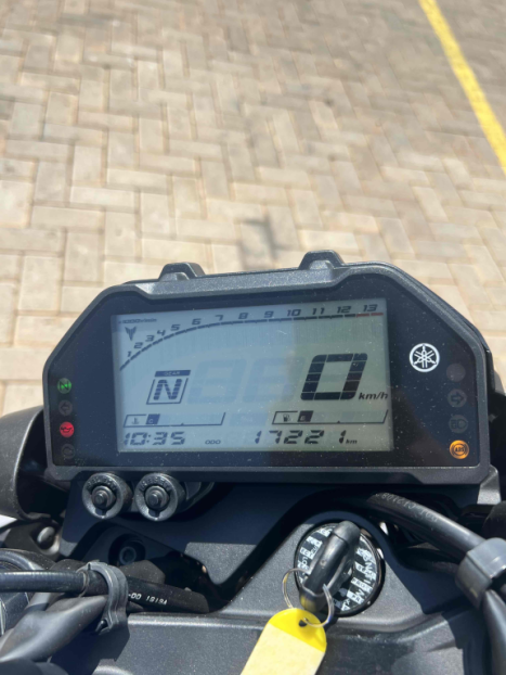 YAMAHA MT-03 300 ABS, Foto 6