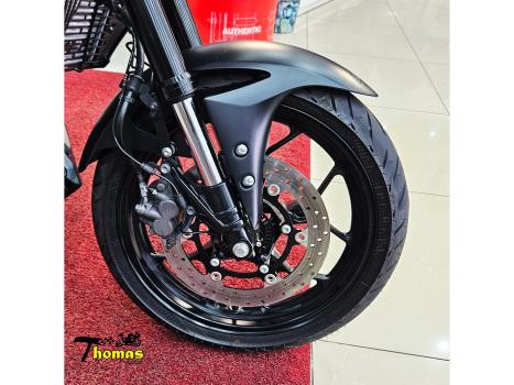 YAMAHA MT-03 300 ABS, Foto 4