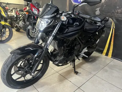 YAMAHA MT-03 300 ABS, Foto 5