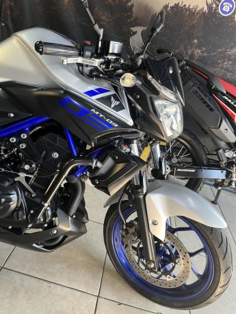 YAMAHA MT-03 300 ABS, Foto 5