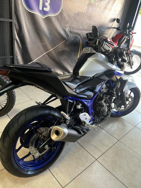 YAMAHA MT-03 300 ABS, Foto 6