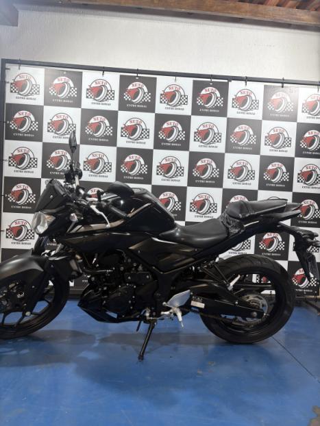 YAMAHA MT-03 300 ABS, Foto 2