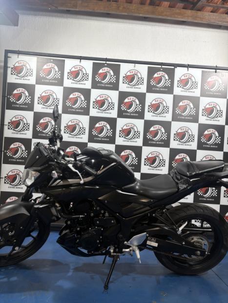 YAMAHA MT-03 300 ABS, Foto 6