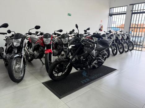 YAMAHA MT-03 300 ABS, Foto 3