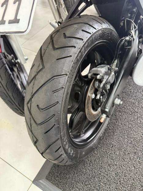 YAMAHA MT-03 300 ABS, Foto 9